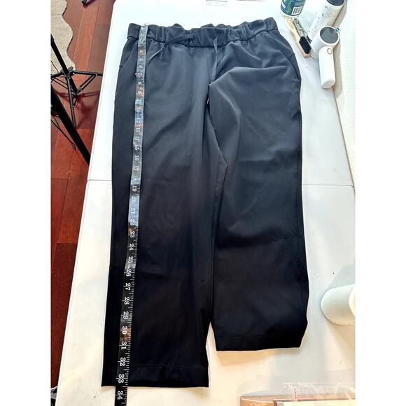 Lululemon Women’s Size 10 Black Crop Leggings With Side Pockets Mid/High Rise - Picture 8 of 11